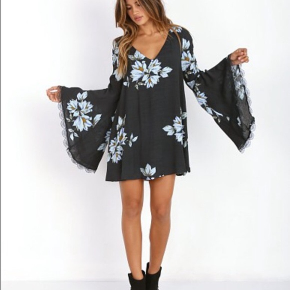 Free people bell sleeve floral mini